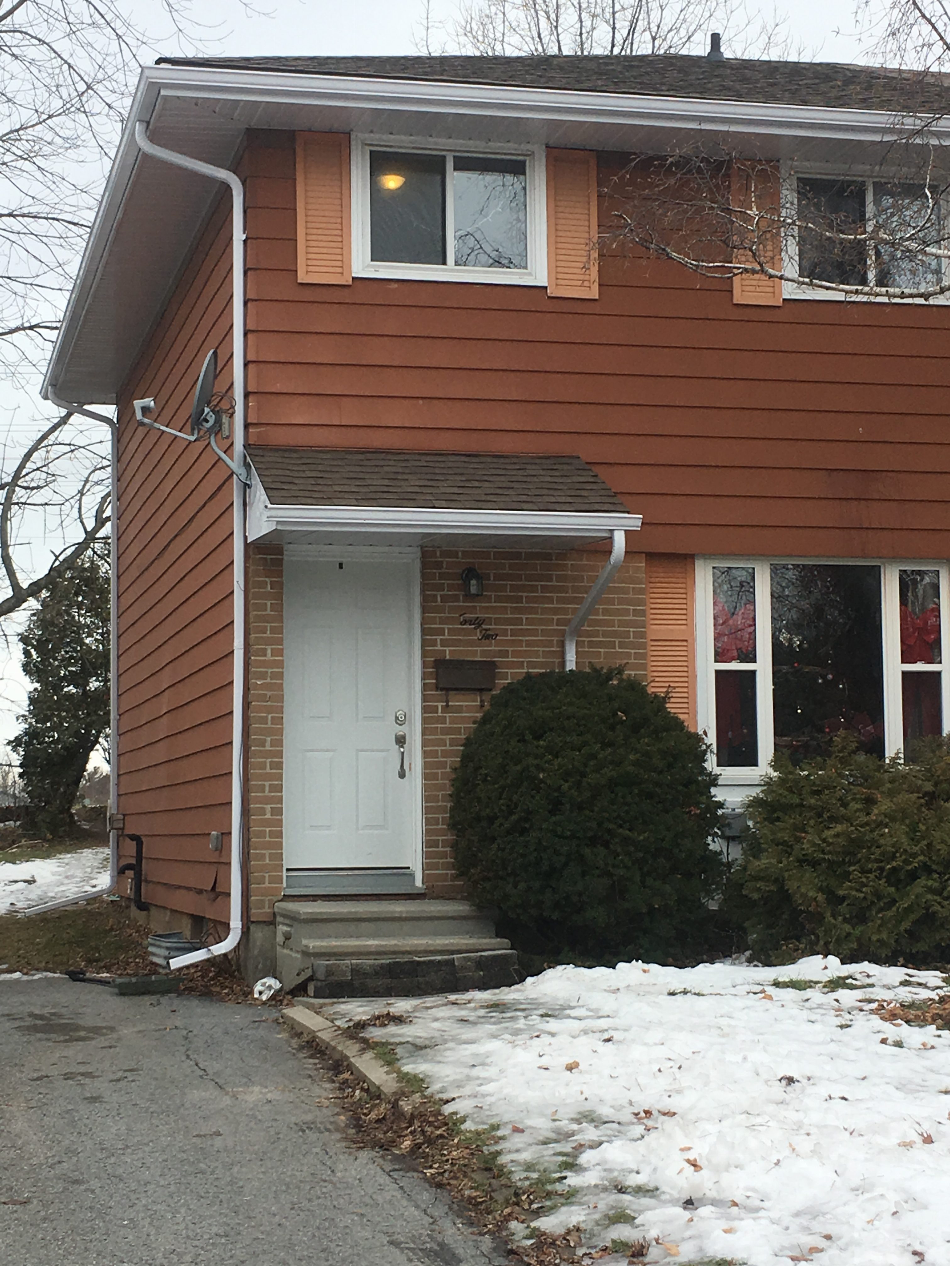 42 Woodstone Crescent